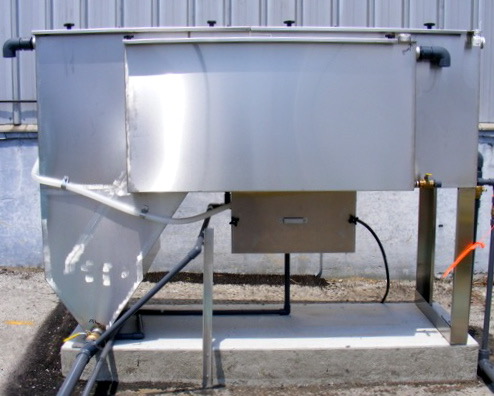 
				Product image of our SPT- Series Clarifier Oil Water Separator System for High Solids Applications.
